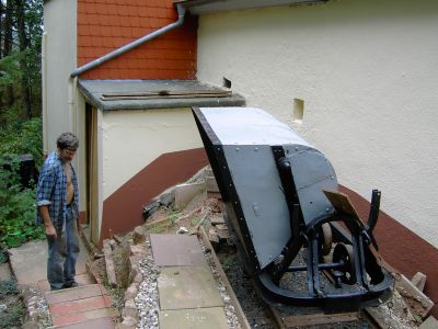 der neu gestrichene Wagen 1