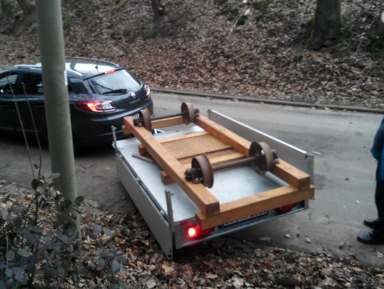 Holzwagen wird abgeholt